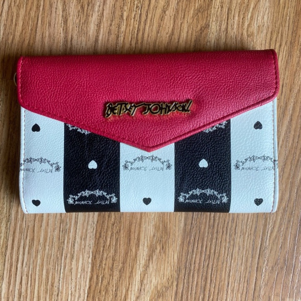 Betsey Johnson Wallet 🖤♥️